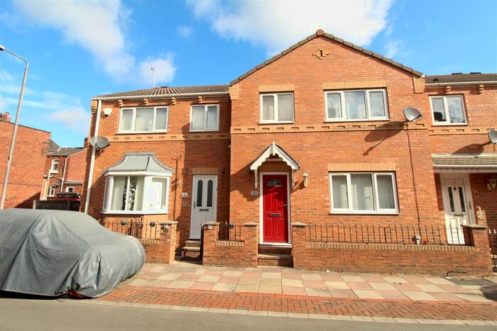 3 Bedroom Terraced House To Rent In Glebe Street, Castleford, West Yorkshire, WF10