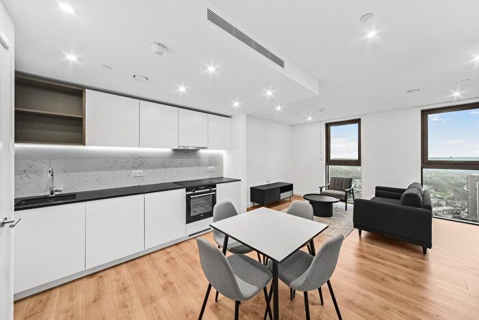 1 Bedroom Apartment To Rent In One Thames Quay, Marsh Wall, E14