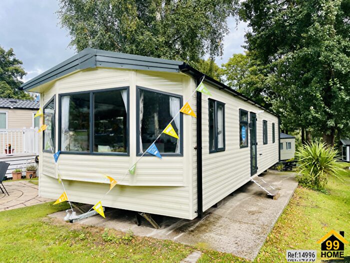 2 Bedroom Park Home For Sale In Woodlands Hall, Llanfwrog, Ruthin, Denbighshire, LL15
