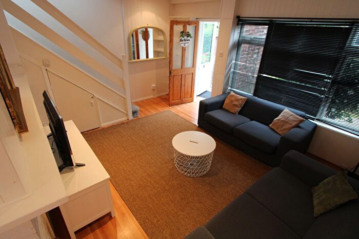 3 Bedroom End Of Terrace House To Rent In Avenue Road, South Norwood, SE25