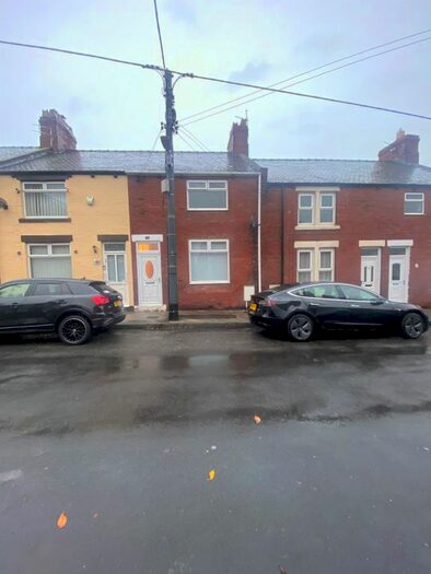 2 Bedroom Link Detached House To Rent In Oak Street, Houghton Le Spring, Durham, DH4