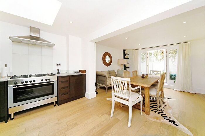 2 Bedroom Maisonette To Rent In Portobello Road, London, W11