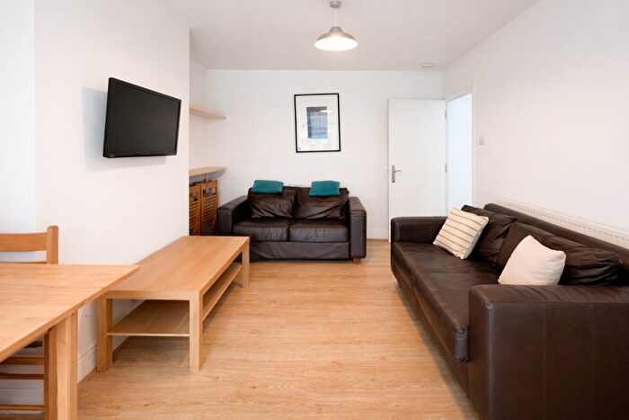 5 Bedroom Terraced House To Rent In Ninth Avenue, Horfield, BS7