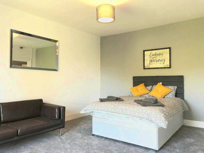 2 Bedroom Flat To Rent In Bryn Road, Brynmill, Swansea, SA2