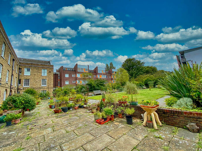 1 Bedroom Flat To Rent In Foreshore, London, SE8