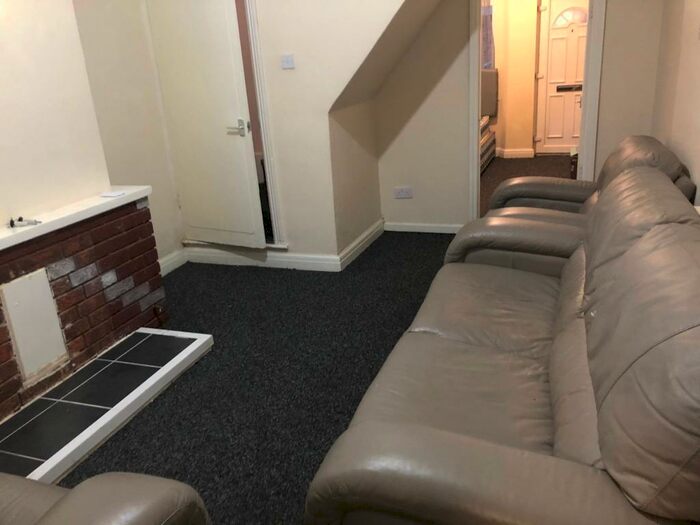 4 Bedroom House To Rent In Bosworth Street, Leicester, LE3