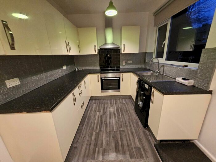 2 Bedroom End Of Terrace House To Rent In Wragg Road, Sheffield, South Yorkshire, S2