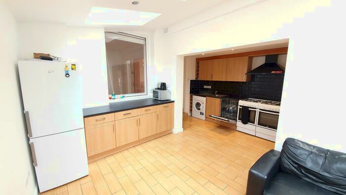 8 Bedroom Terraced House To Rent In St Marys Road, Oxford, Student Bedroom, OX4