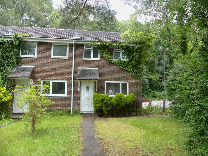 2 Bedroom End Of Terrace House To Rent In Sandpiper Road, Lordswood, SO16
