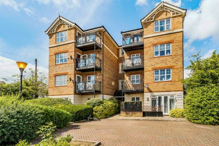 2 Bedroom Apartment To Rent In Bedford Road, Reading, RG1