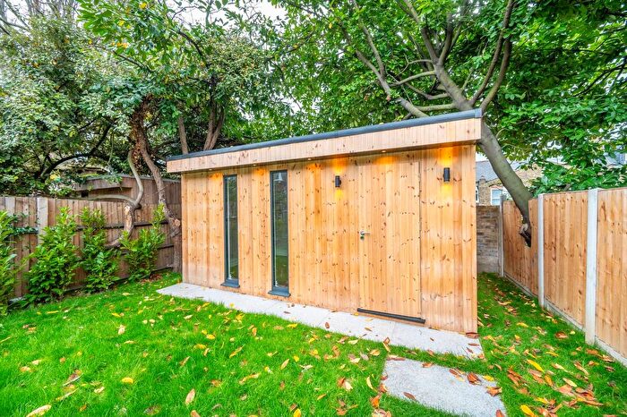 3 Bedroom Maisonette For Sale In Chevening Road, Queen's Park, London, NW6