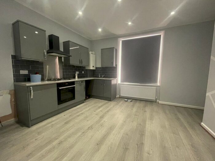 2 Bedroom Apartment To Rent In James Street, Bradford, BD1