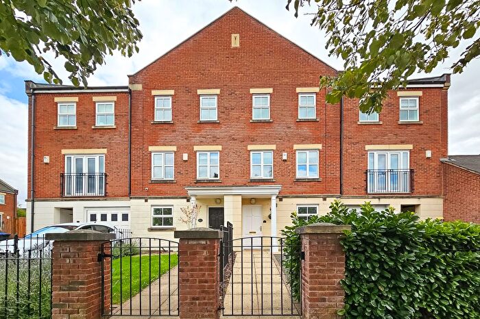 4 Bedroom Terraced House To Rent In Hutton Gate, Harrogate, HG2
