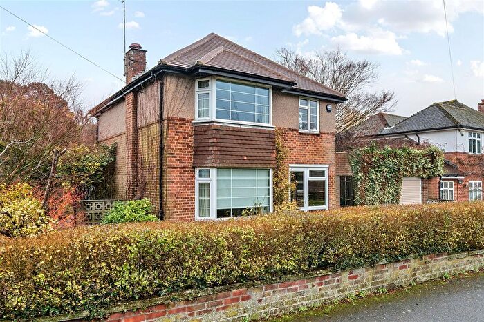 3 Bedroom Detached House For Sale In Bishopsmead Close, East Horsley, KT24