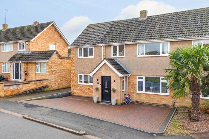 4 Bedroom Semi Detached House For Sale In Ringstead Close, Barton Seagrave, NN15