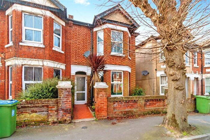3 Bedroom Semi-Detached House For Sale In Newcombe Road, Southampton, Hampshire, SO15