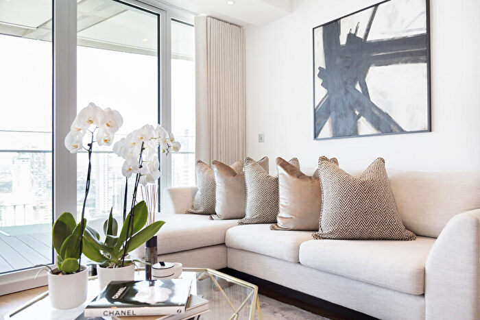 2 Bedroom Apartment To Rent In Arena Tower, Crossharbour Plaza, Canary Wharf, London, E14