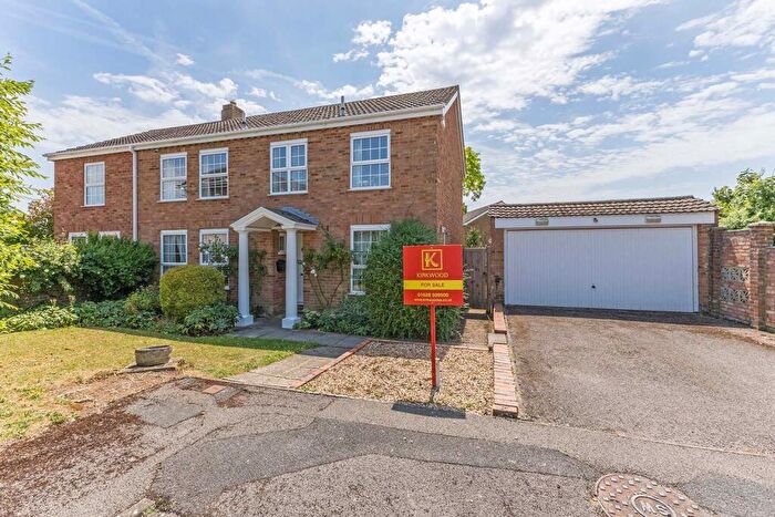 4 Bedroom Detached House For Sale In Brompton Drive, Cranbrook Drive, Maidenhead, Berkshire, SL6