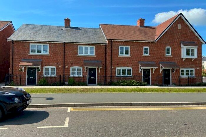 3 Bedroom Property To Rent In Houghton Avenue, Waterlooville, PO7