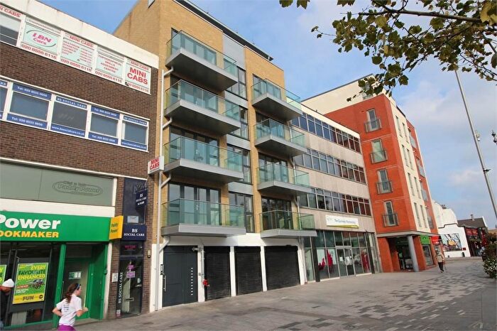 2 Bedroom Flat To Rent In The Grove, Stratford, E15