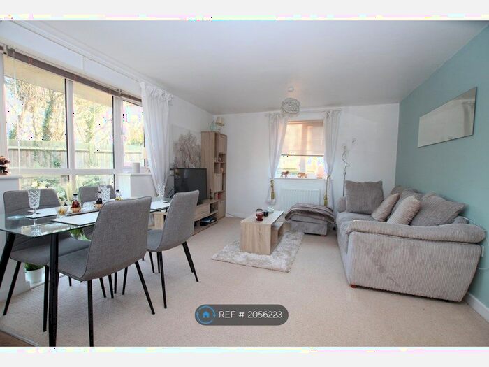 1 Bedroom Flat To Rent In Eglington Drive, Wainscott, Rochester, ME3