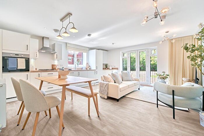 2 Bedroom Apartment For Sale In Harvest Ride, Warfield, Bracknell, RG42