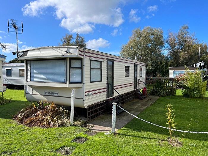 2 Bedroom Mobile/park Home For Sale In Willow Lane, Winchelsea Beach, Winchelsea, TN36