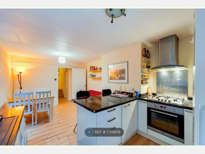 2 Bedroom Flat To Rent In Strathlaven Road, London, SW2
