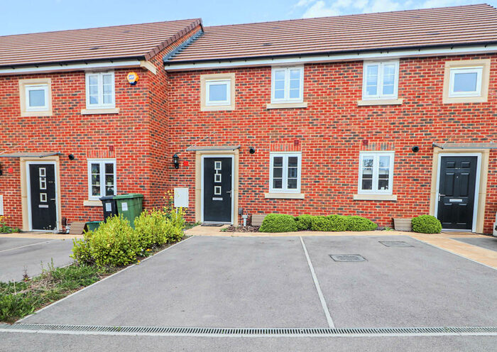 3 Bedroom Terraced House To Rent In Hasker Road, RG24