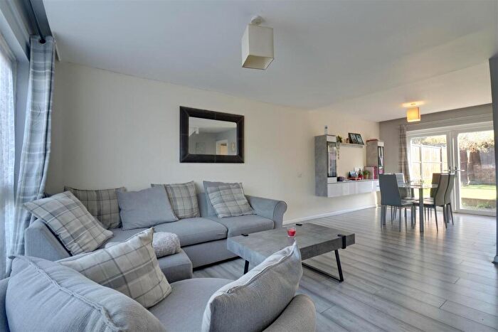 4 Bedroom Terraced House For Sale In Purbrook Gardens, Waterlooville, PO7