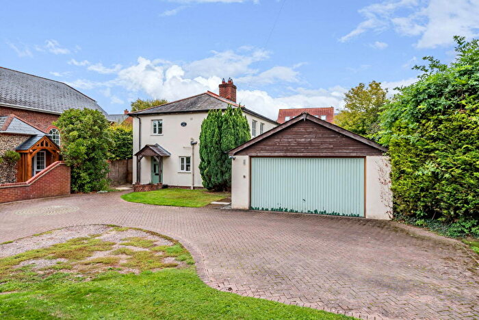 4 Bedroom Detached House For Sale In Picket Piece, Andover, SP11
