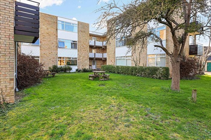 2 Bedroom Flat For Sale In Church Street, Cambridge, CB4