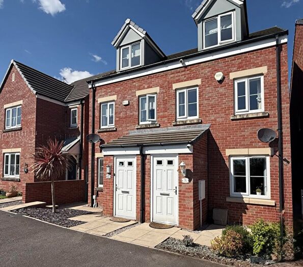 3 Bedroom Town House For Sale In Lyle Close, Thurcroft, S66
