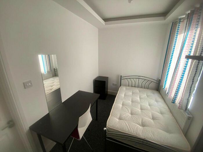 1 Bedroom Semi-Detached House To Rent In Bulwer Road, Nottingham, Nottinghamshire, NG7