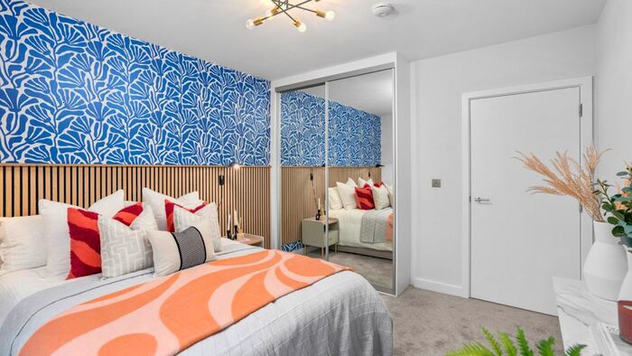 2 Bedroom Flat For Sale In Halewood Way, Rainham, RM13
