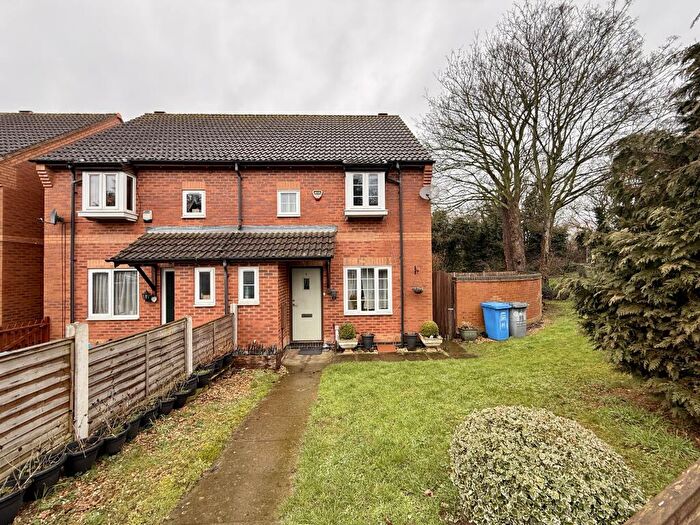 3 Bedroom House To Rent In Haweswater Road, Kettering, NN16