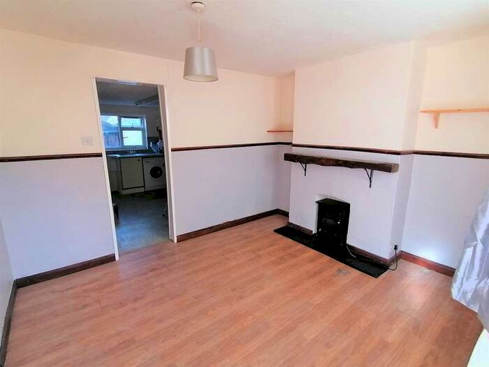2 Bedroom Cottage To Rent In Main Road, New Bolingbroke, PE22