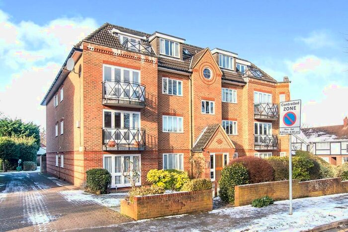 2 Bedroom Flat To Rent In Overton Road, Sutton, Surrey, SM2