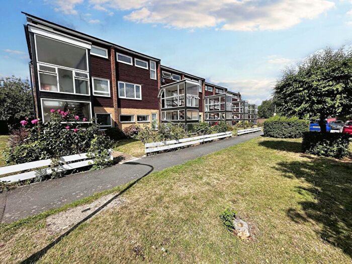 2 Bedroom Apartment To Rent In Keensacre, Iver, SL0