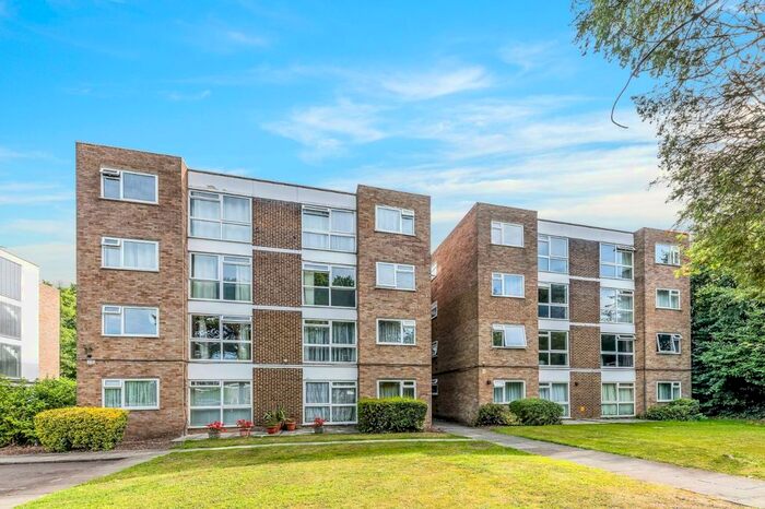 1 Bedroom Flat To Rent In Copers Cope Road, Beckenham, BR3