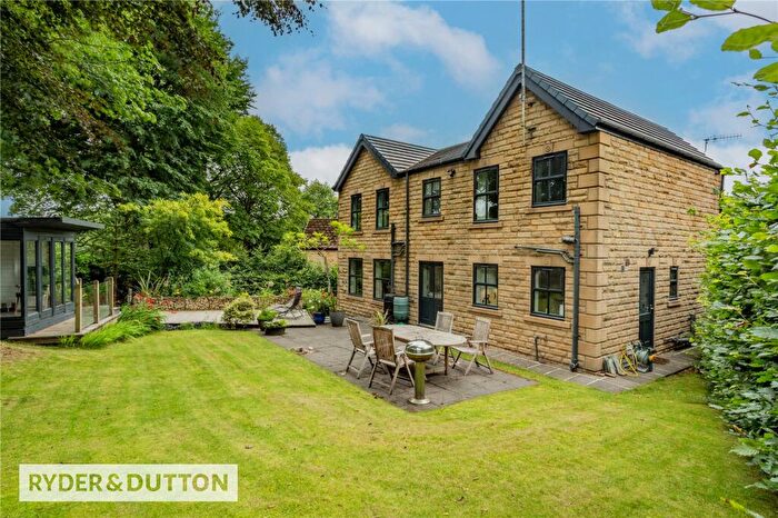 4 Bedroom Detached House For Sale In Oakenshaw View, Whitworth, Rochdale, Lancashire, OL12