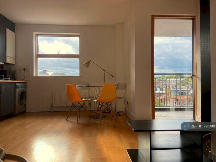 2 Bedroom Flat To Rent In Newington Green, N16
