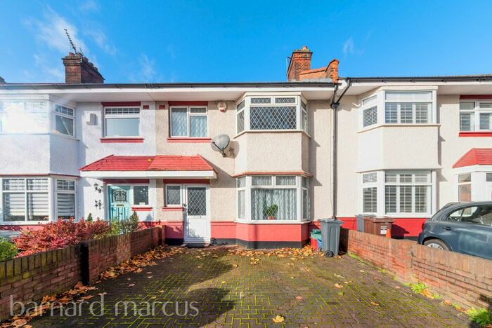 3 Bedroom Property To Rent In Swyncombe Avenue, London, W5