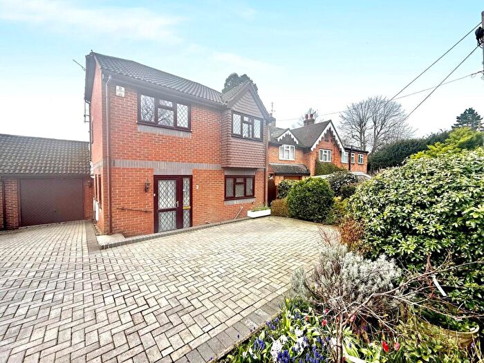 3 Bedroom Link Detached House For Sale In Frimley Green Road, Frimley, Camberley, Surrey, GU16