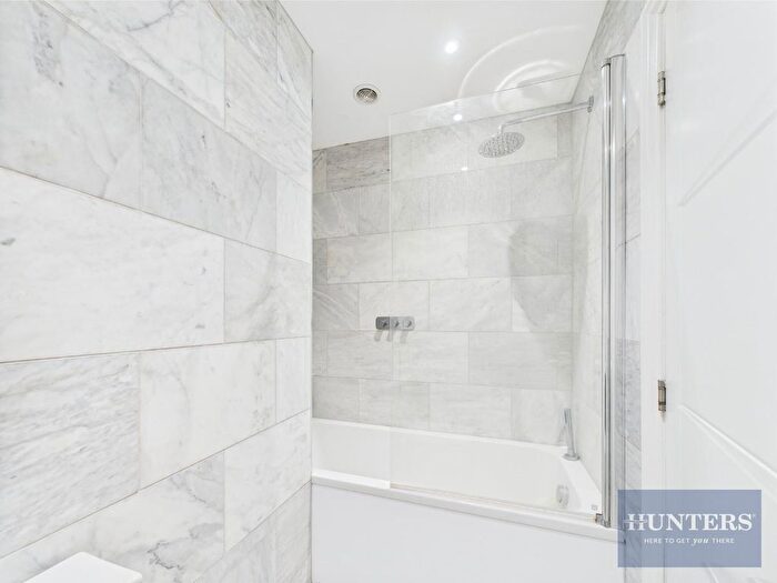 1 Bedroom Flat To Rent In Winchcombe Street, Flat, GL52