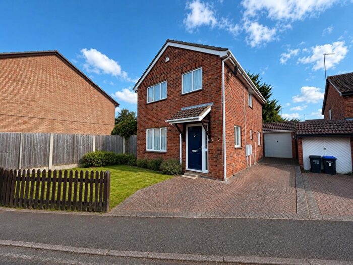 3 Bedroom Detached House For Sale In Downwood Close, Cherry Lodge, Northampton, NN3