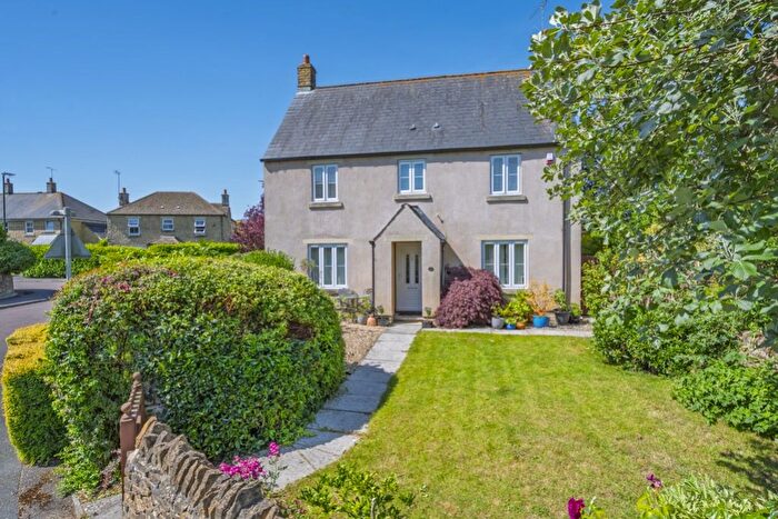 4 Bedroom Detached House For Sale In Century Close, Cirencester, GL7