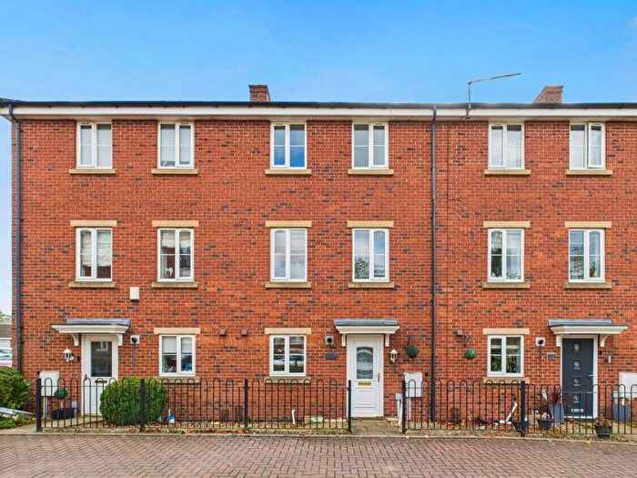 4 Bedroom Town House For Sale In Edison Way, Arnold, Nottingham, NG5