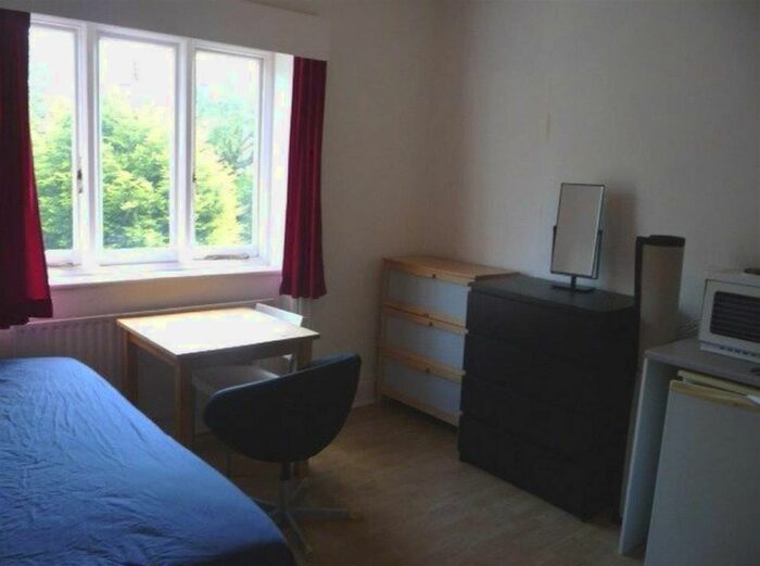 Studio To Rent In Finchley Road, London, NW3