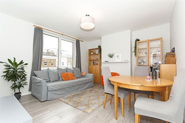 1 Bedroom Flat To Rent In York Road, Battersea, SW11